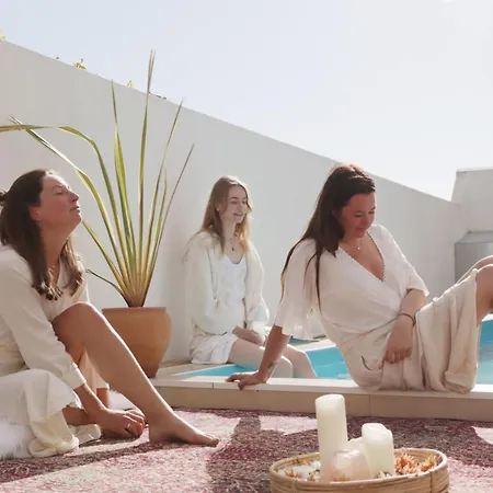 Retreat Center - Which-house Quarto em Acomodações Particulares Ferrel (Leiria)